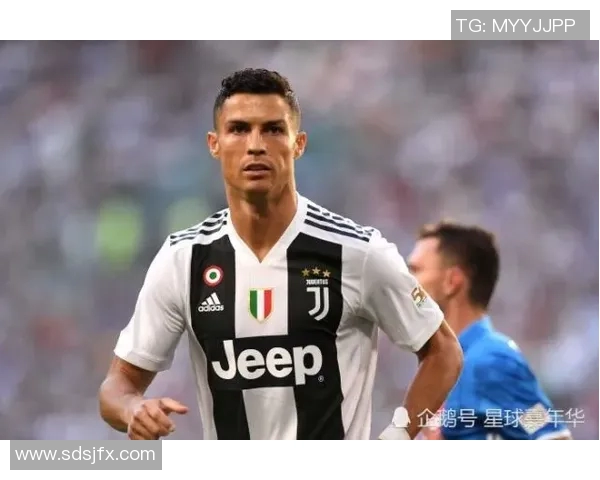 全球足球巨星传记揭密：从梅西到C罗的传奇之路