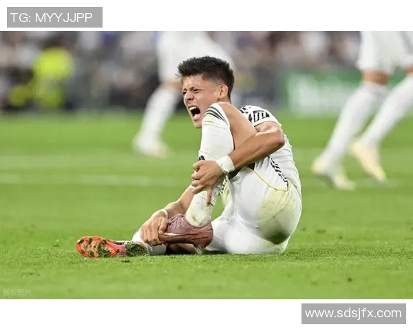 大牌球星在绿茵场上被戏耍瞬间 引爆球迷热议与赛场反转剧情