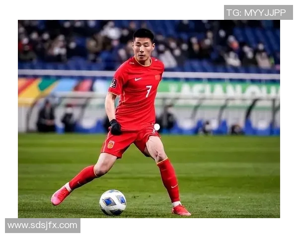 足球明星武磊女友身份揭秘与两人甜蜜恋情背后的故事 足球明星武磊女友身份揭秘与两人甜蜜恋情背后的故事