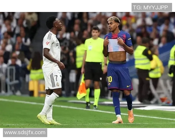 足球球星因与小孩发生冲突遭热议 社会各界对此事件反应强烈 足球球星因与小孩发生冲突遭热议 社会各界对此事件反应强烈