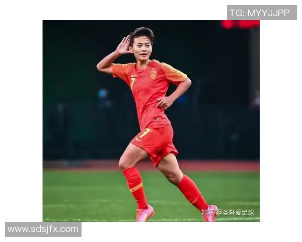 中国女足球星高清图片合集 展现巾帼英雄风采与赛场英姿 中国女足球星高清图片合集 展现巾帼英雄风采与赛场英姿