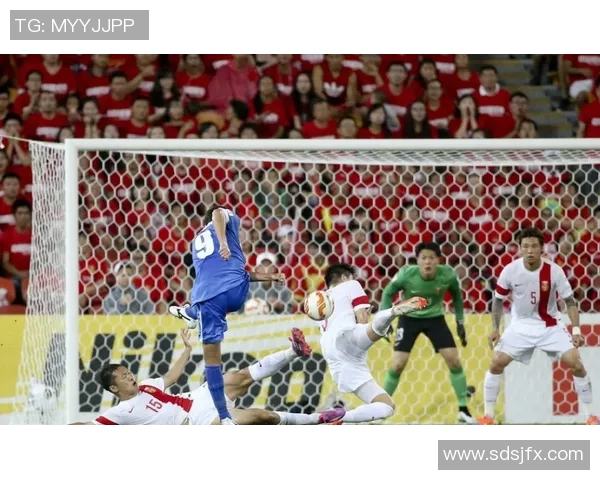 失误频繁引发争议 足球球星如何在风头中逆转命运 失误频繁引发争议 足球球星如何在风头中逆转命运